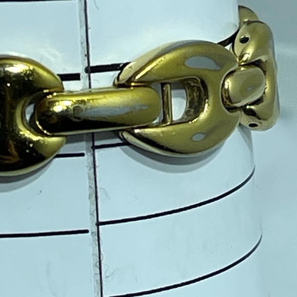 Gucci Watch size 61/2 inch. , preloved. Watch only. - Picture 7 of 11